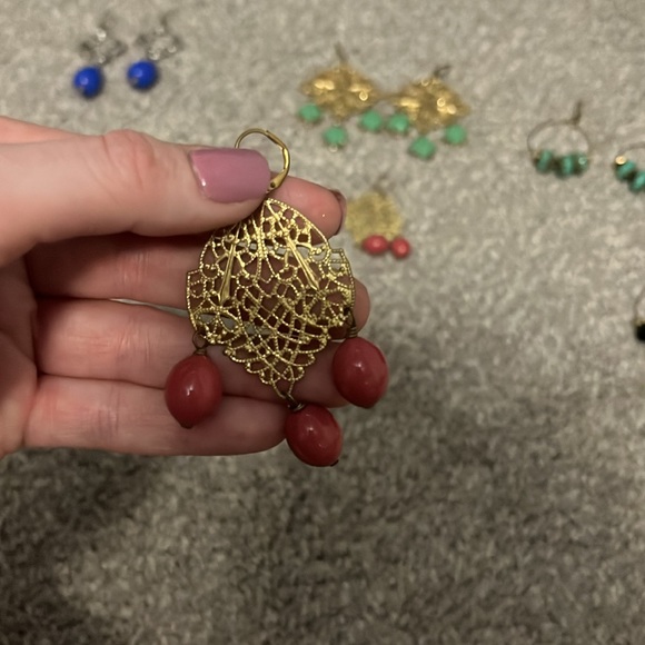 6 pairs of Molly Beads costume jewelry earrings collection - Picture 11 of 12